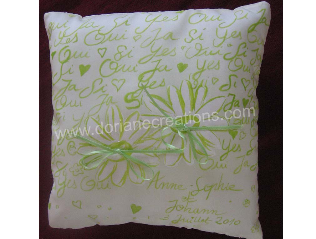 Coussin pour alliances en soie motif Oui vert