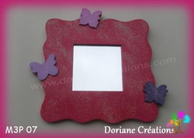 07- Miroir framboise et 3 papillons tons violets