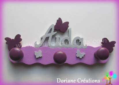 Porte manteau bois avec prenom et papillons