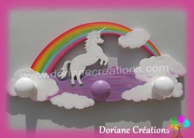 02- Porte manteau en bois licorne