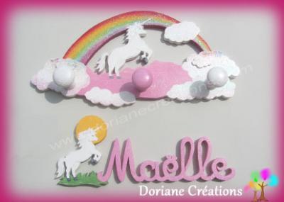 Portemanteau en bois licorne et arc-en-ciel