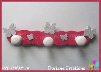 15 Portemanteau framboise et gris 3 papillons