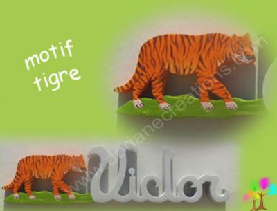 11 - Motif prénom en bois tigre 2