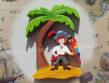 Prenom en bois motif pirate avec perroquet