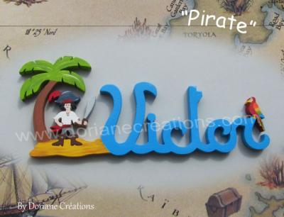 06 lettres – prénom en bois pirate et perroquet